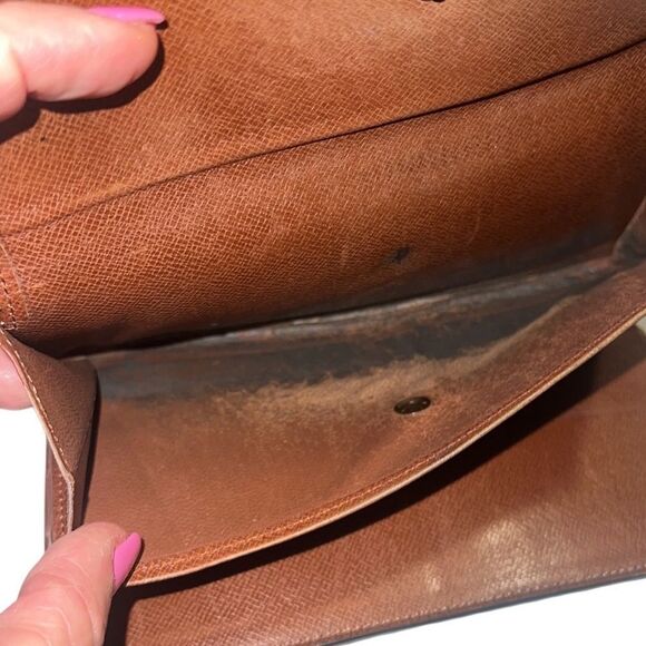 Louis Vuitton Brown Monogram Portefeuille International Wallet - Picture 9 of 16
